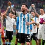 Lionel Messi beats Cristiano Ronaldo