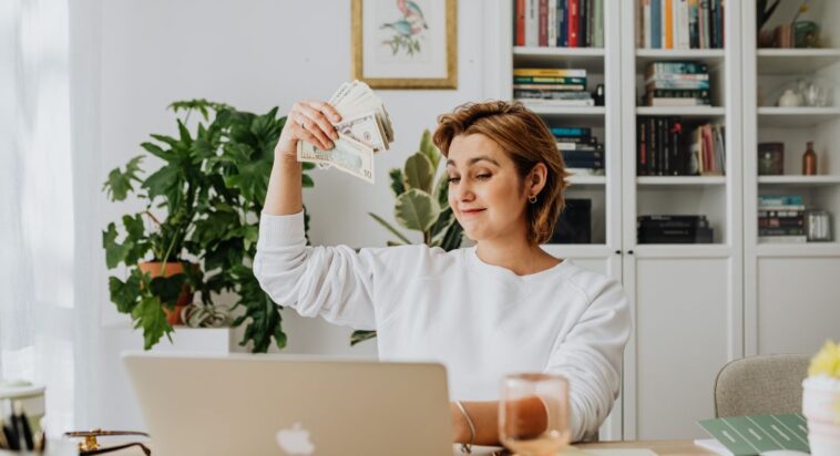 The Beginner's Guide to Earning Money Online: Start Your Journey Today