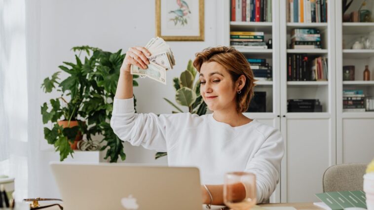 The Beginner's Guide to Earning Money Online: Start Your Journey Today