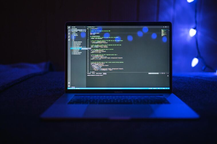 coding laptop dark screen