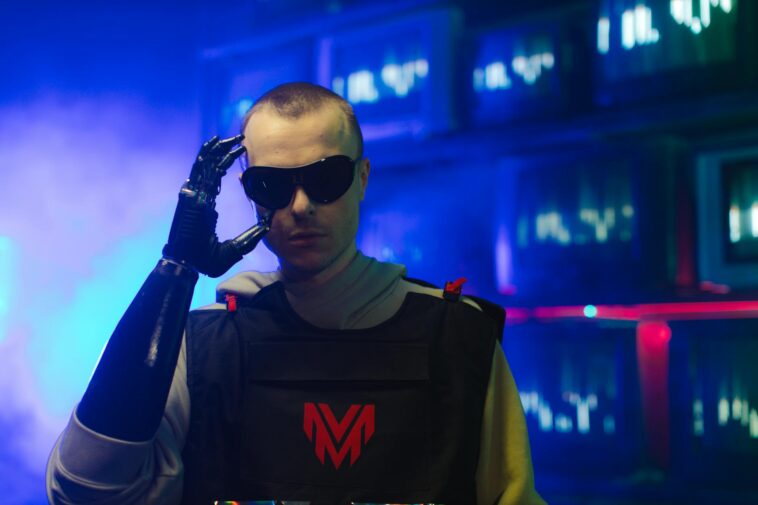 robot humanoid futuristic technology