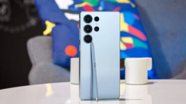 Samsung Galaxy S25 Ultra review - official GSMArena hero image